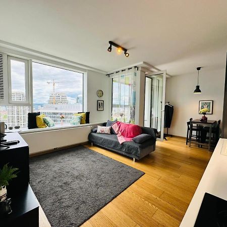 Apartments In Panorama City On 25Th Floor - Amazing View Close To Old Town براتسيلافا المظهر الخارجي الصورة
