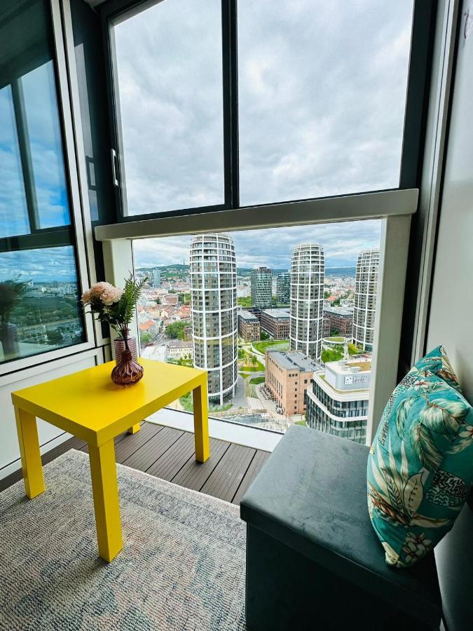 Apartments In Panorama City On 25Th Floor - Amazing View Close To Old Town براتسيلافا المظهر الخارجي الصورة