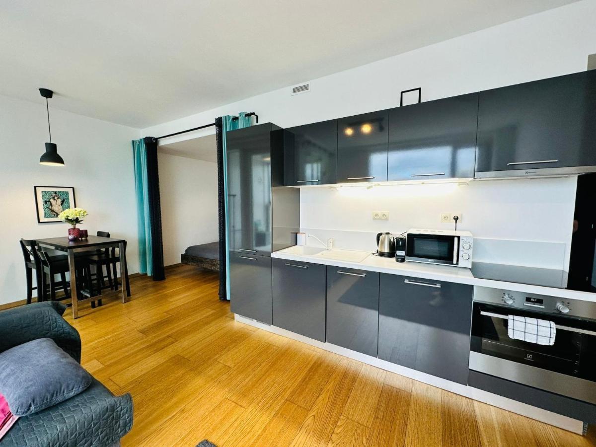 Apartments In Panorama City On 25Th Floor - Amazing View Close To Old Town براتسيلافا المظهر الخارجي الصورة